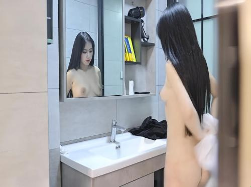 DIA MENJAGA NOMOR PENSIUN